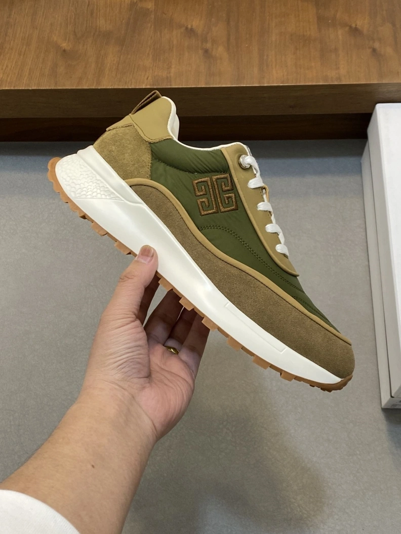 UrbanStyle Gxvxnchy Sneakers 152542