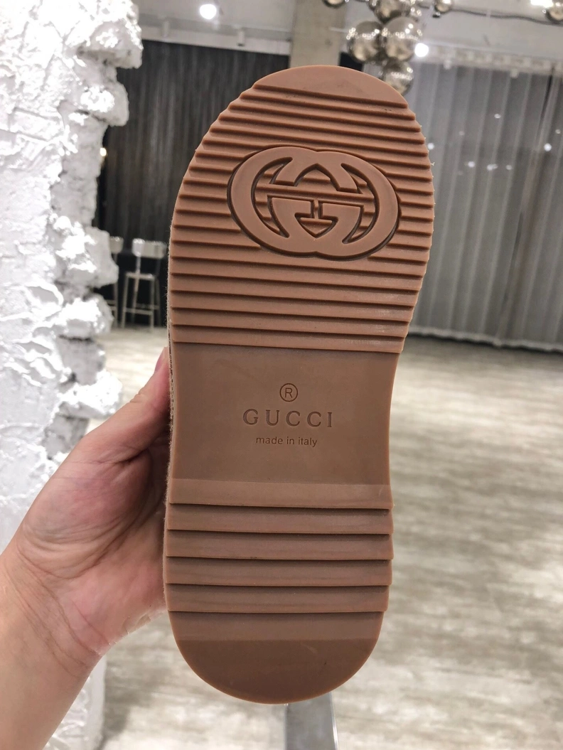 Versatile Gxccx Slippers 156261