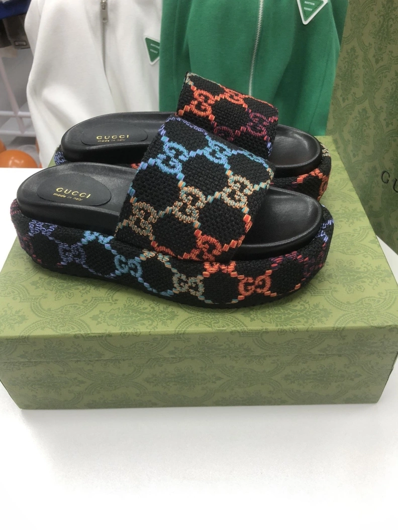 Sleek Gxccx Slippers 156241
