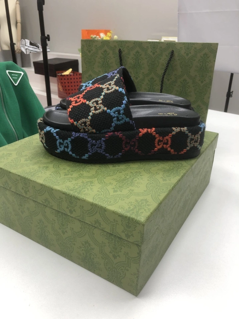 Sleek Gxccx Slippers 156241