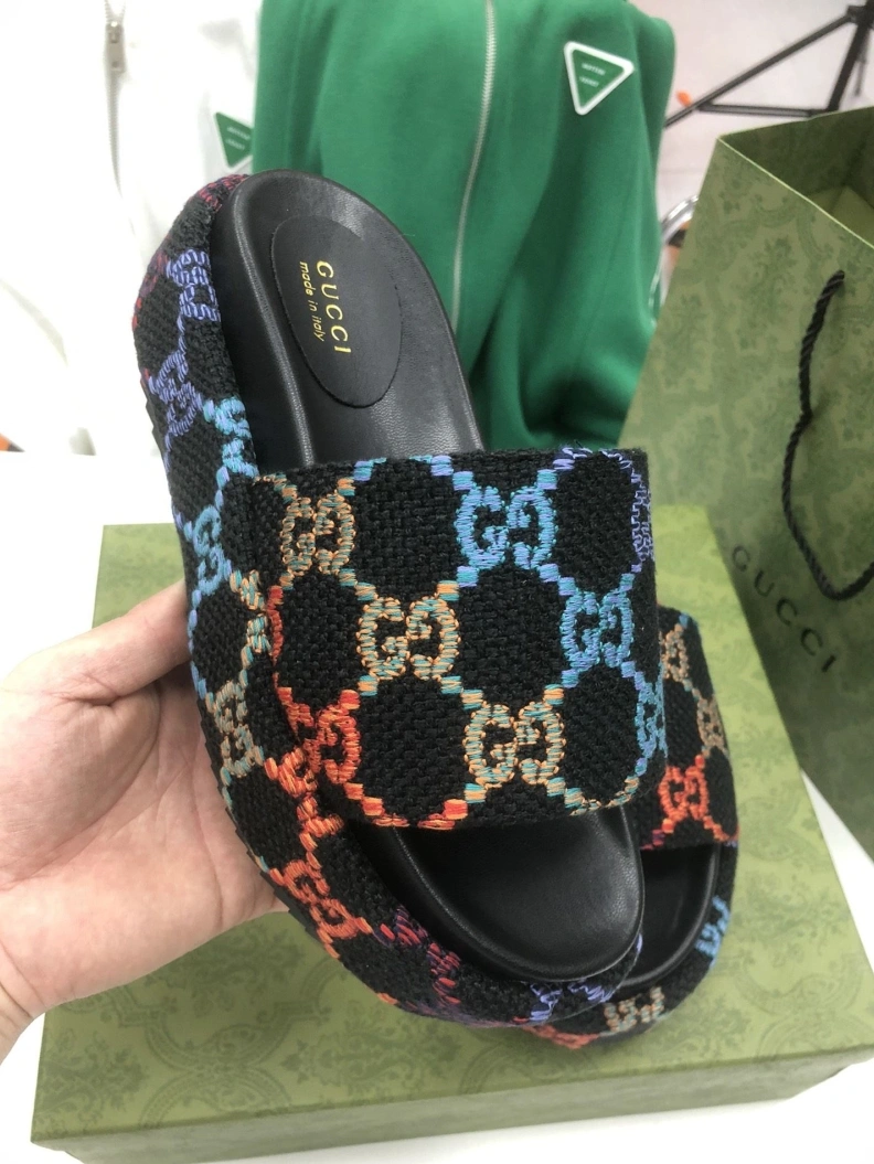 Sleek Gxccx Slippers 156241