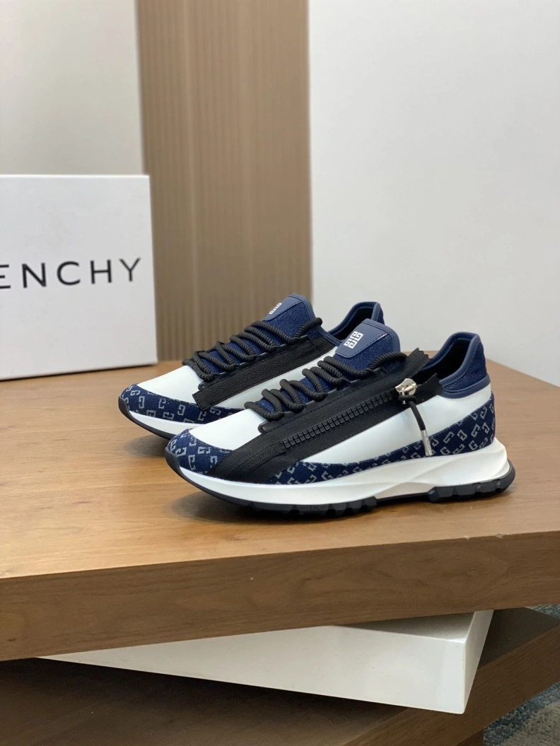 Bright Gxvxnchy Sneakers 152539