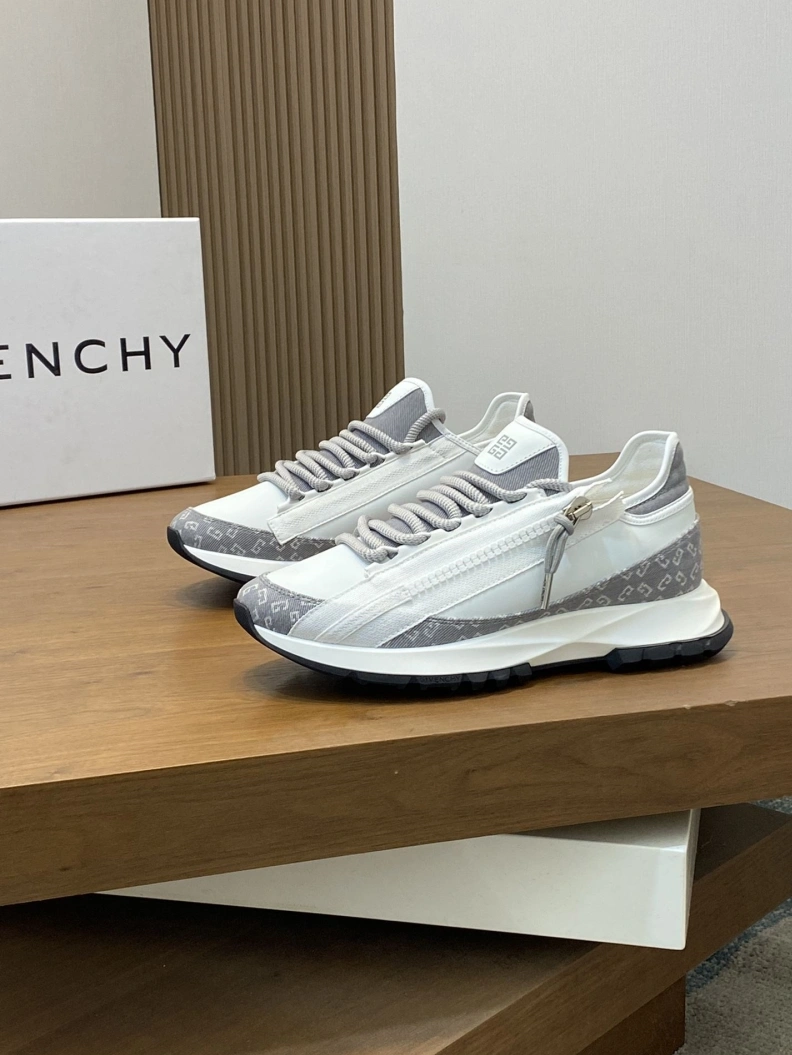 Gxvxnchy Sneakers Sleek 152537