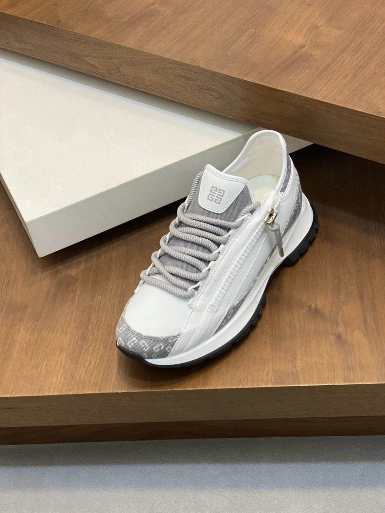 Gxvxnchy Sneakers Sleek 152537