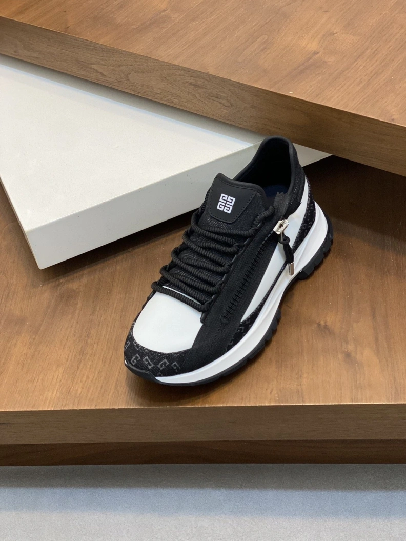 Practical Gxvxnchy Sneakers 152538