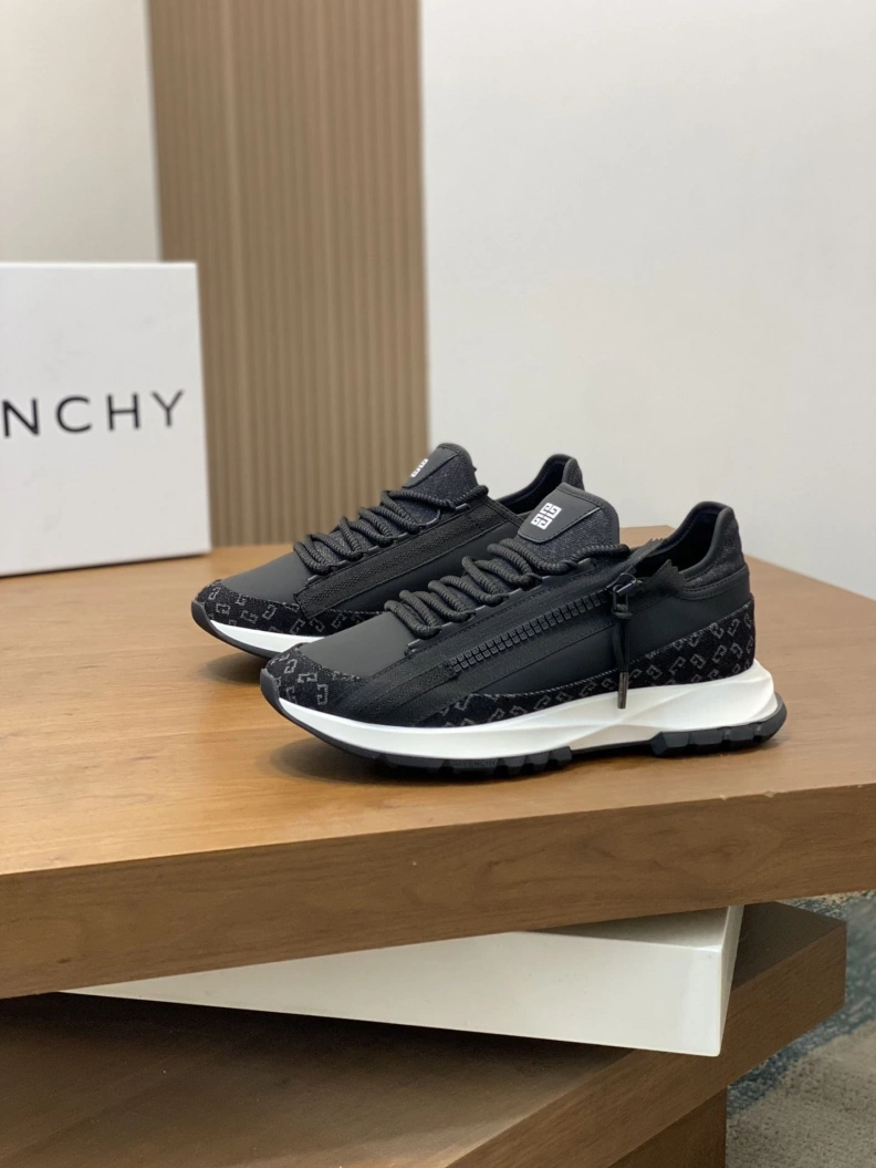Bold Gxvxnchy Sneakers 152536