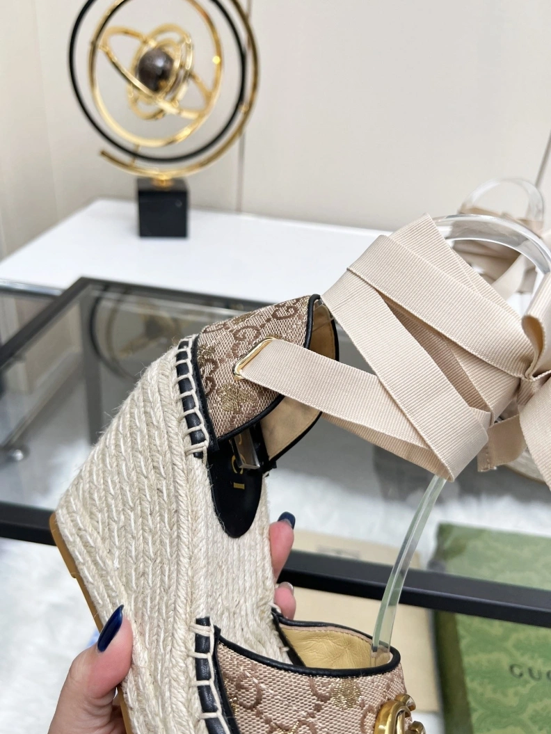 Elegant Gxccx Sandals 156262