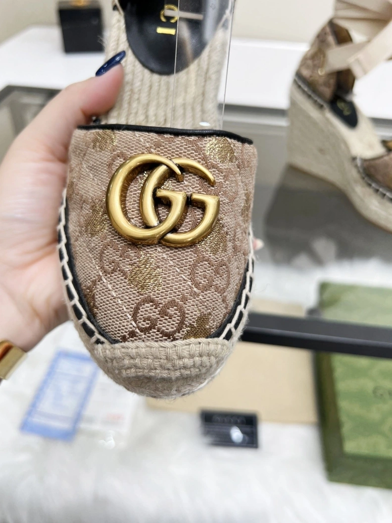 Elegant Gxccx Sandals 156262