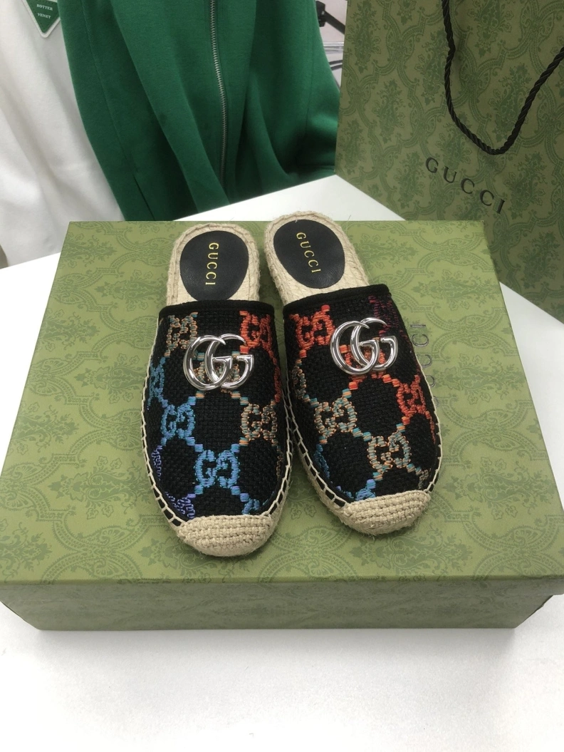 Elegant Gxccx Slippers 156246