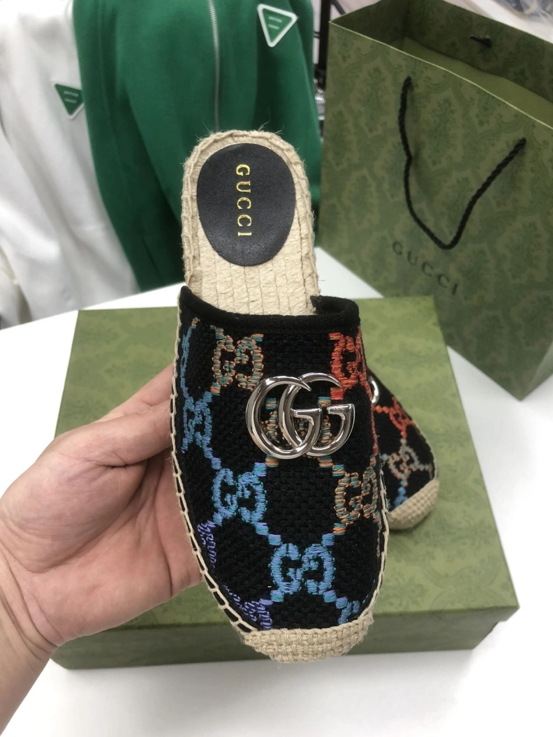 Elegant Gxccx Slippers 156246