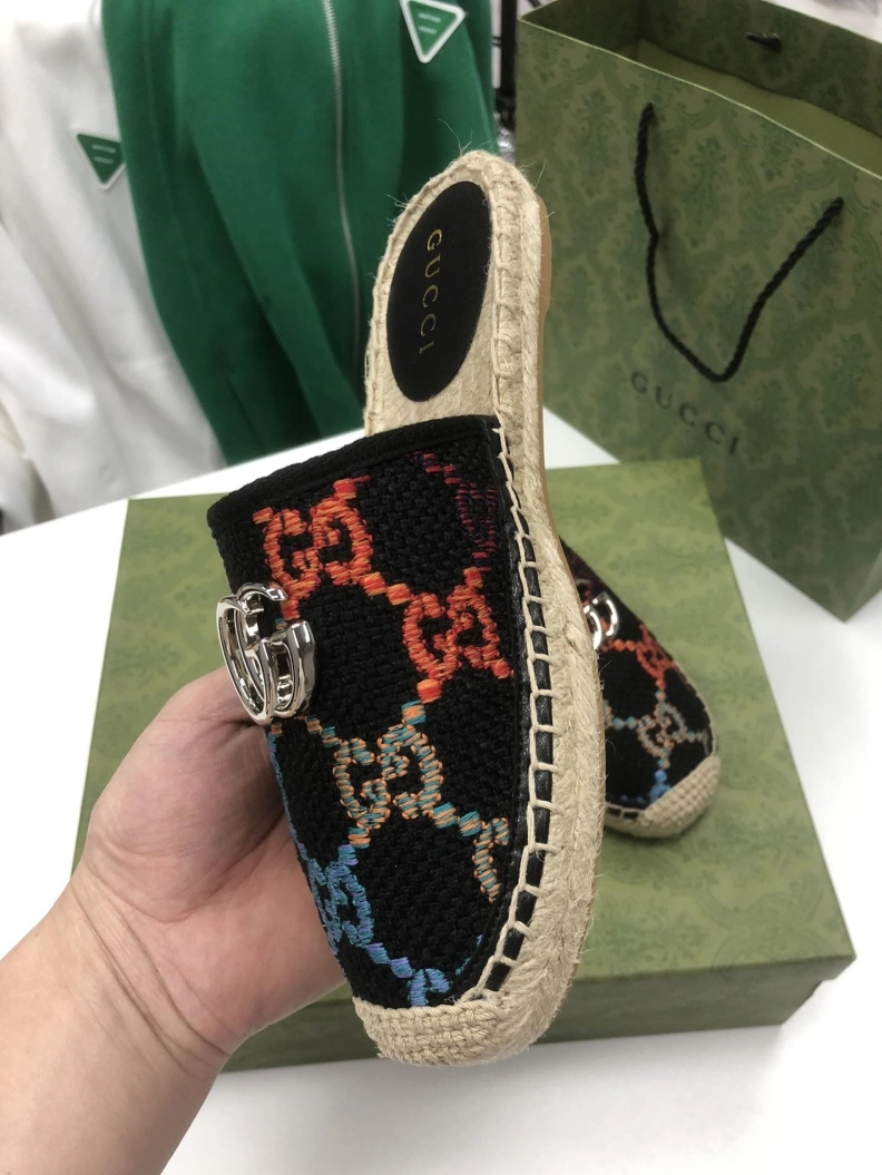 Elegant Gxccx Slippers 156246