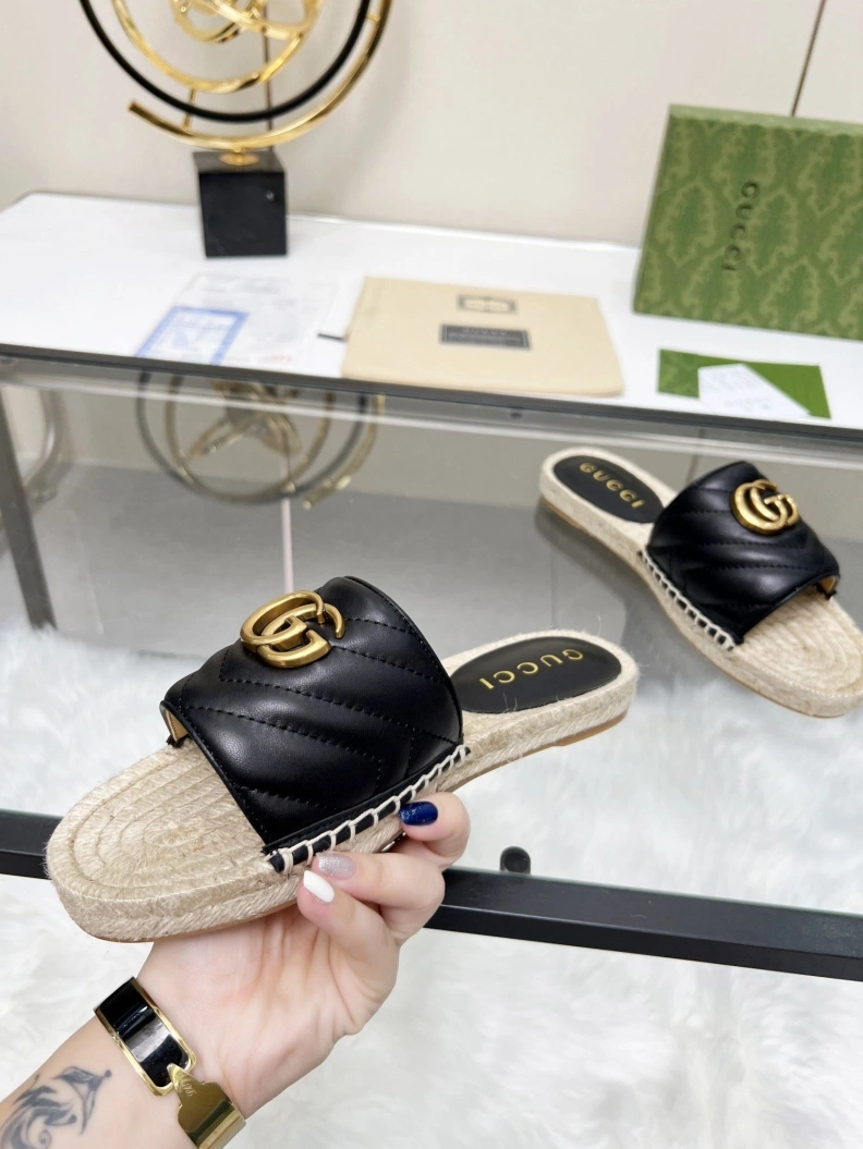 Trendy Gxccx Slippers 156243