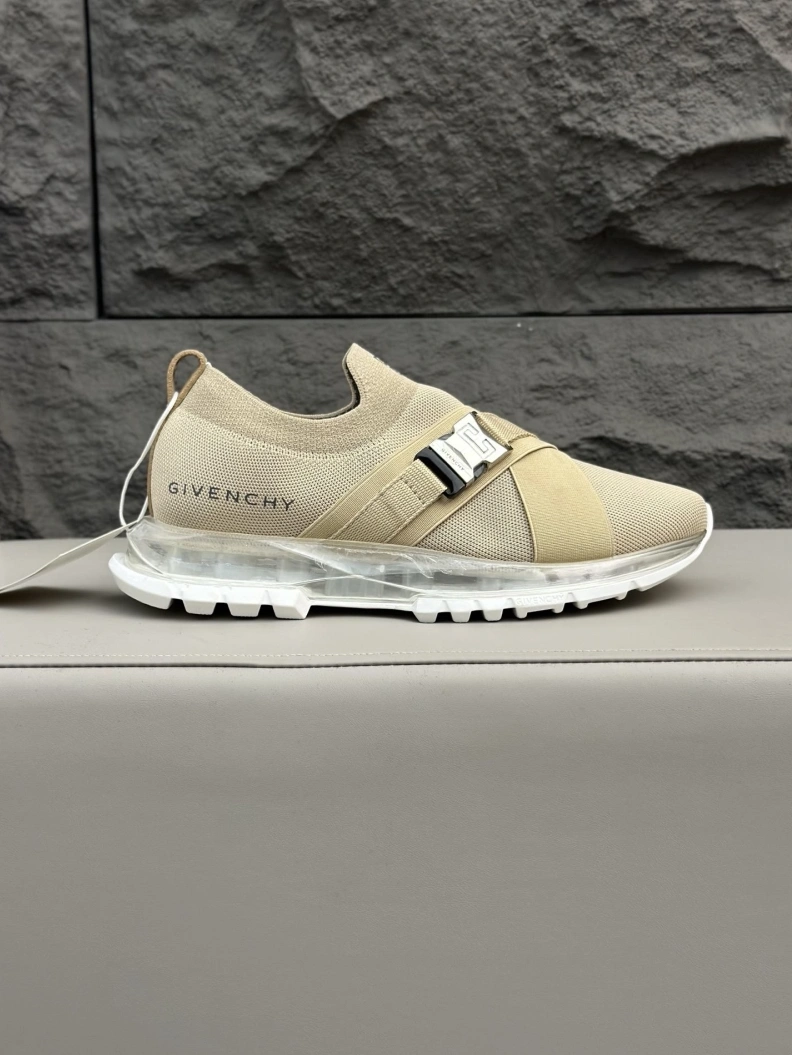 Gxvxnchy Sneakers EyeCatching 152535