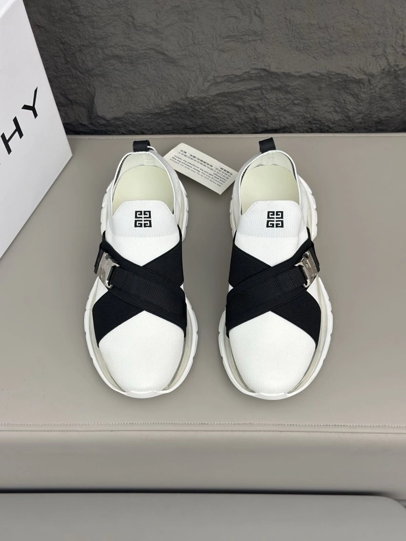 Flexible Gxvxnchy Sneakers 152534