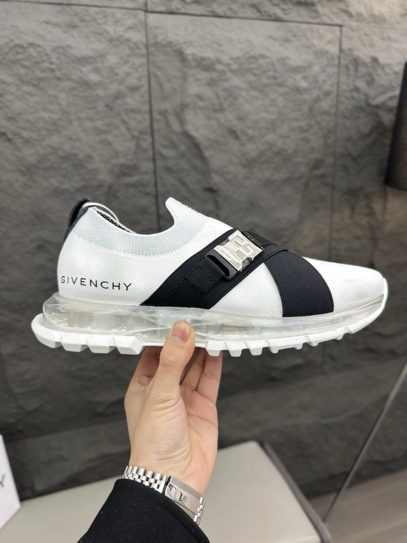 Flexible Gxvxnchy Sneakers 152534