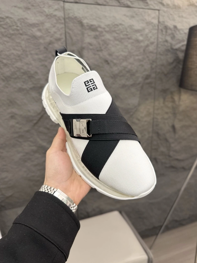 Flexible Gxvxnchy Sneakers 152534