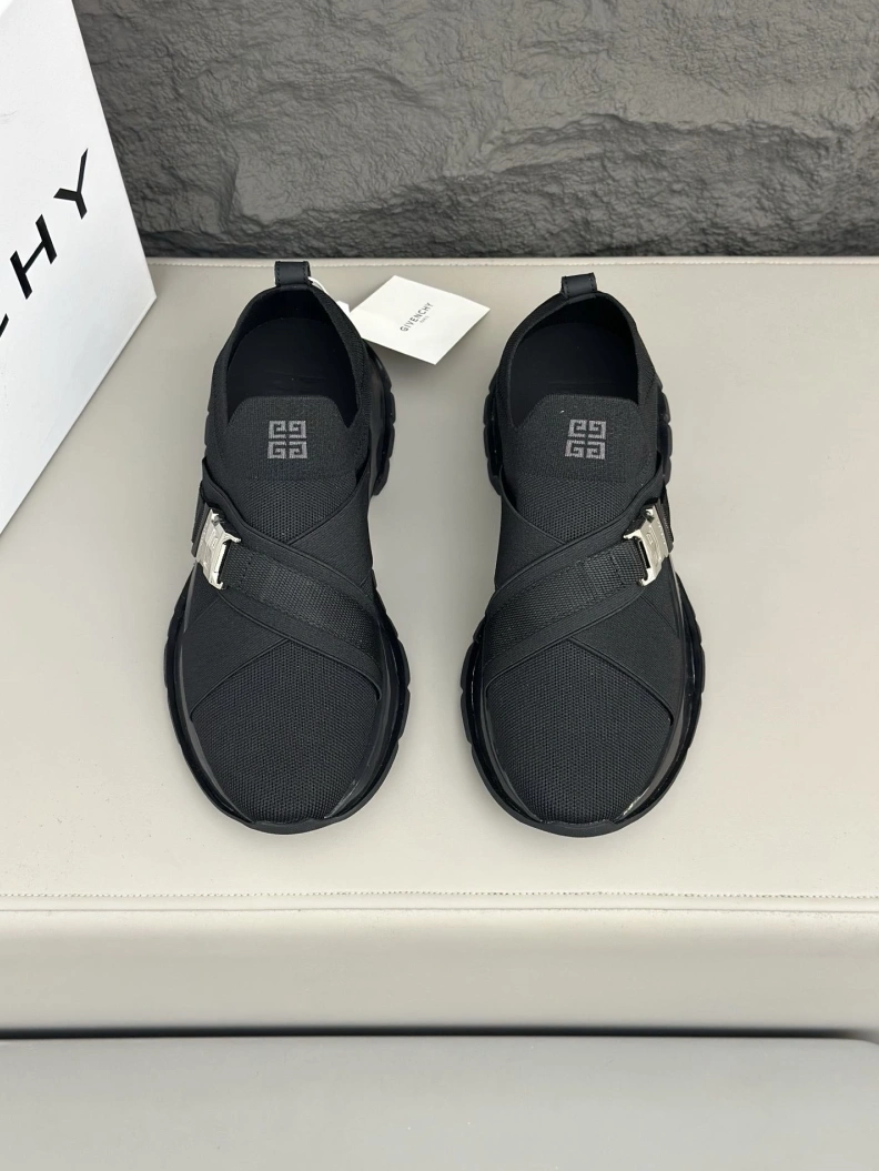 Gxvxnchy Sneakers Sophisticated 152533