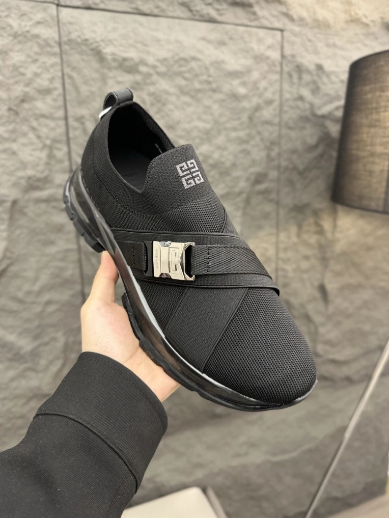 Gxvxnchy Sneakers Sophisticated 152533
