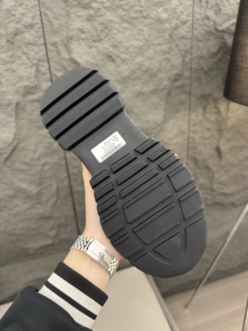 Gxvxnchy Sneakers Sophisticated 152533