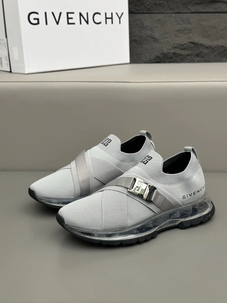 Fashionable Gxvxnchy Sneakers 152532