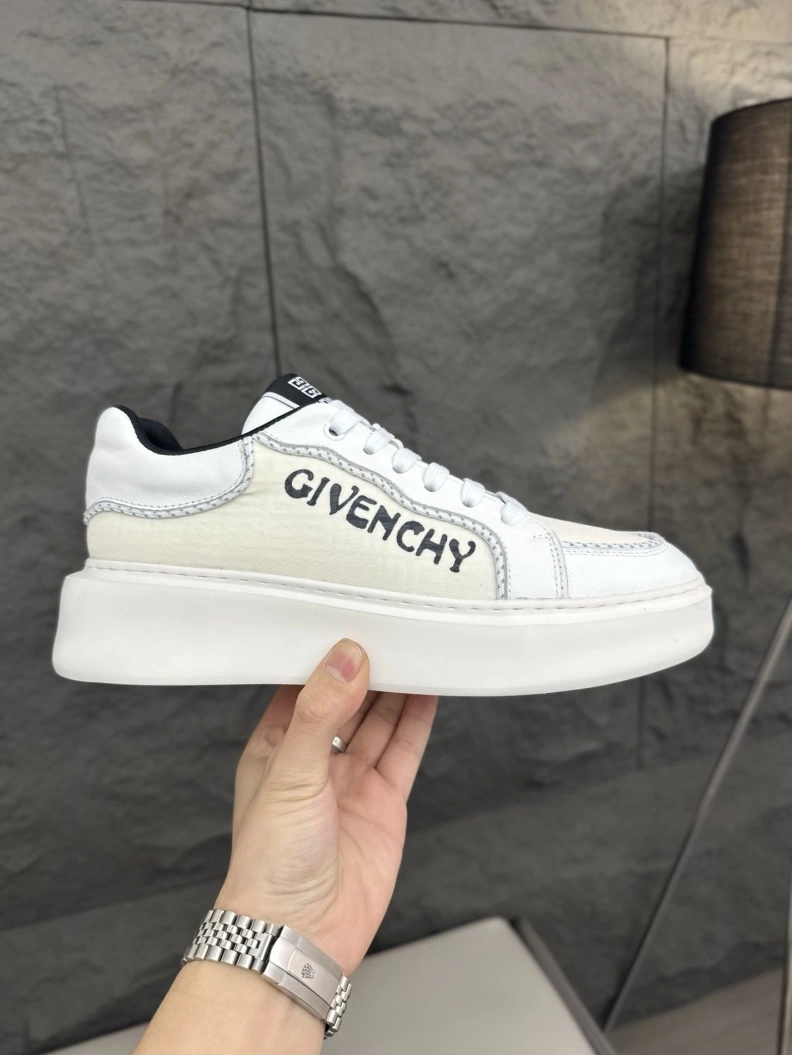 Gxvxnchy Sneakers GoAnywhere 152531