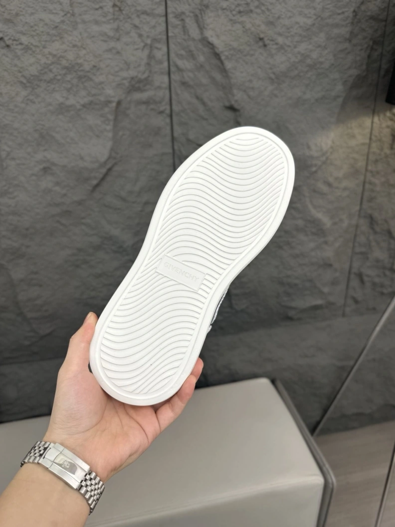 Gxvxnchy Sneakers Affordable 152530