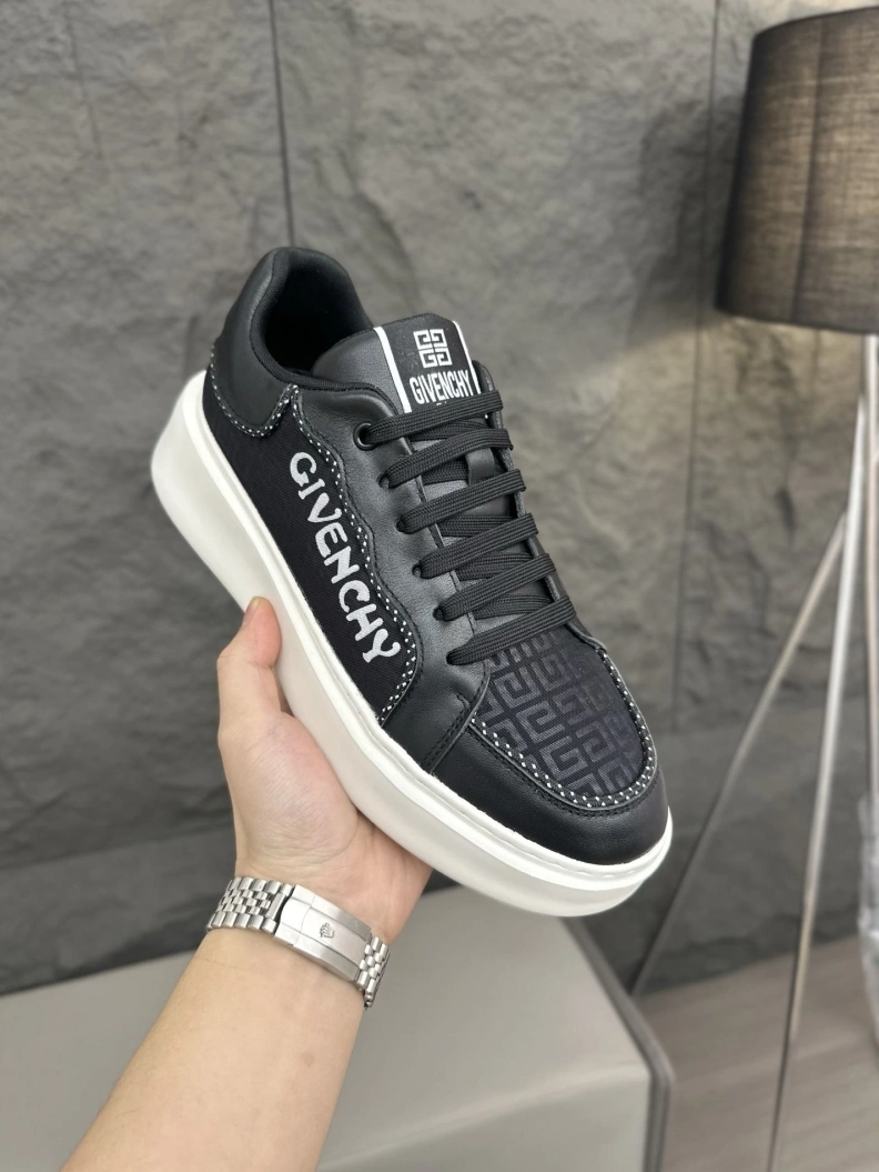 Gxvxnchy Sneakers Fashionable 152523