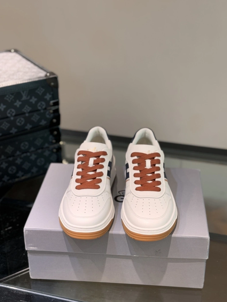 Versatile Hxgxn Sneakers 177206