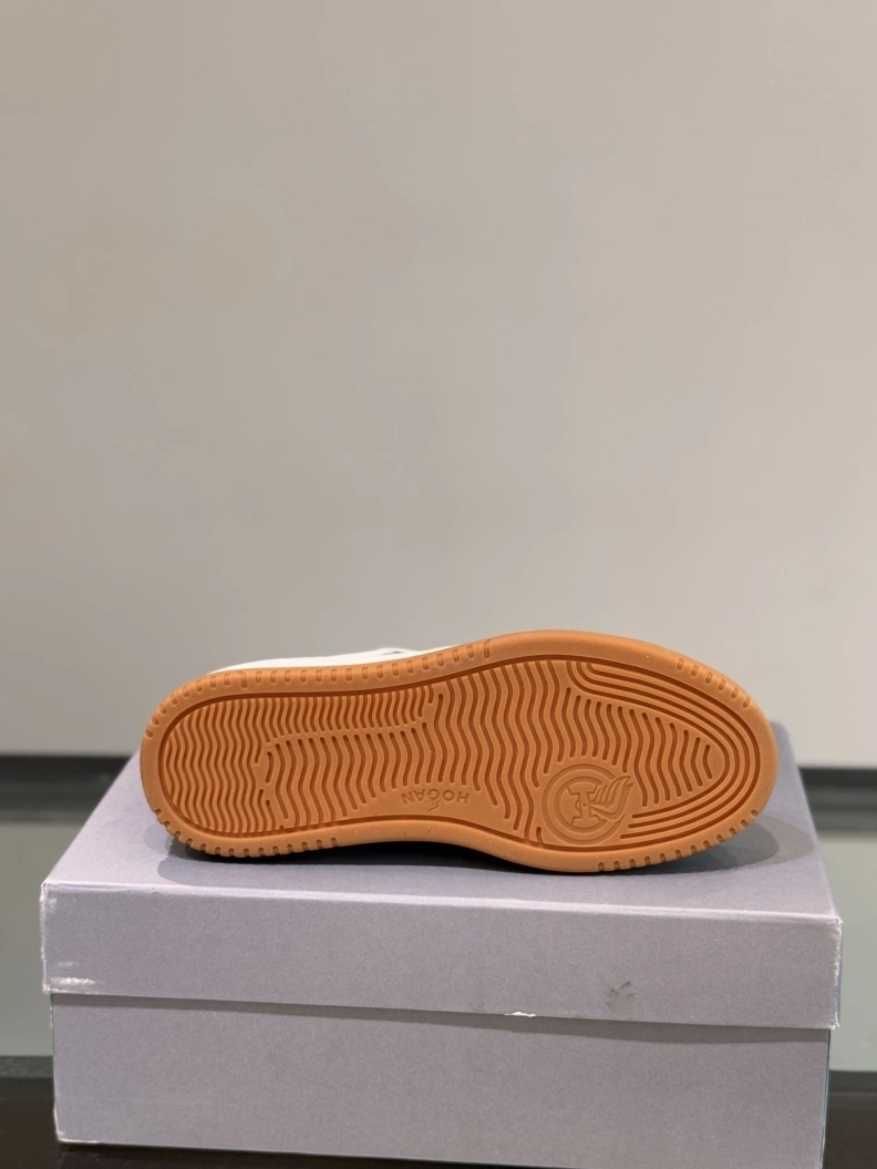 Versatile Hxgxn Sneakers 177206