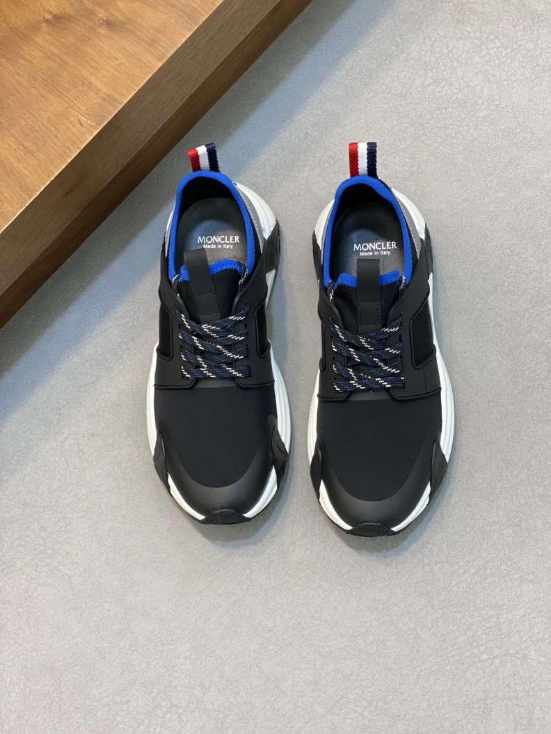 Trendsetting Mxnclxr Sneakers 197399