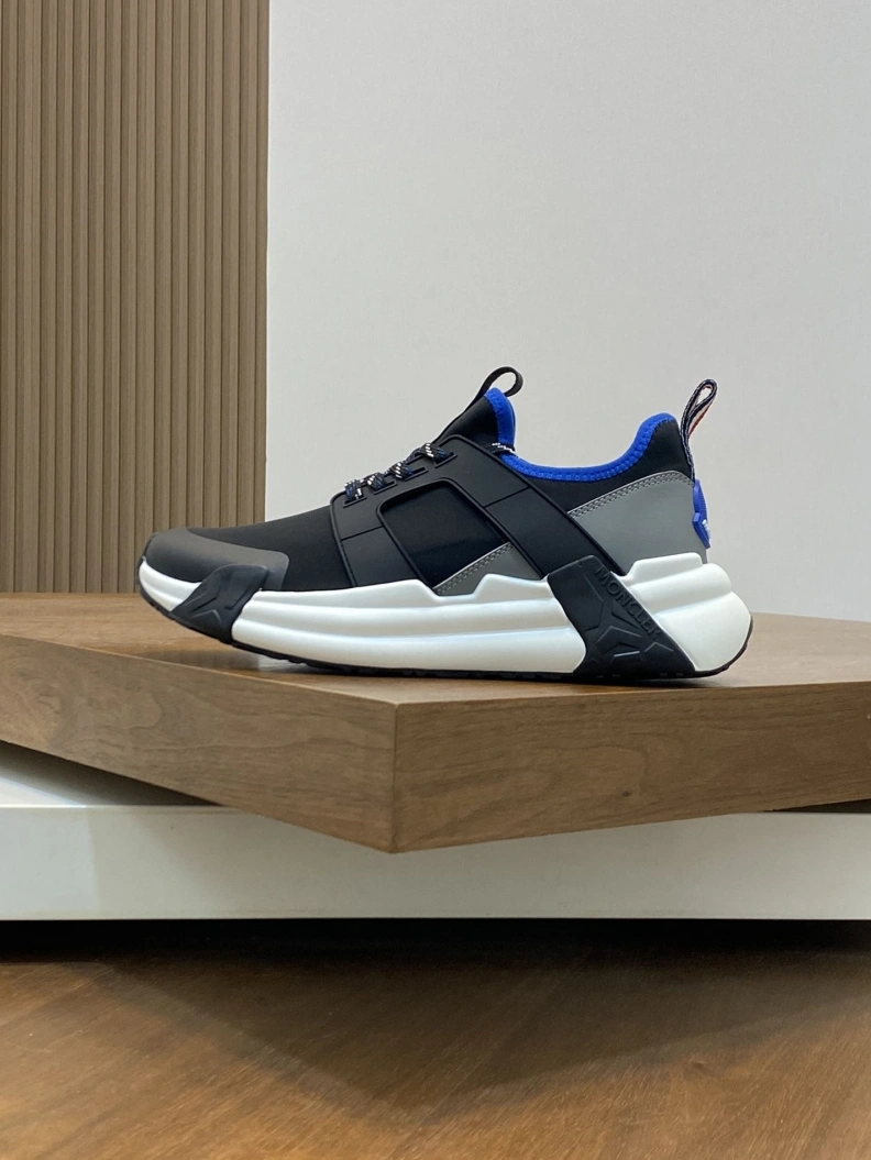 Trendsetting Mxnclxr Sneakers 197399
