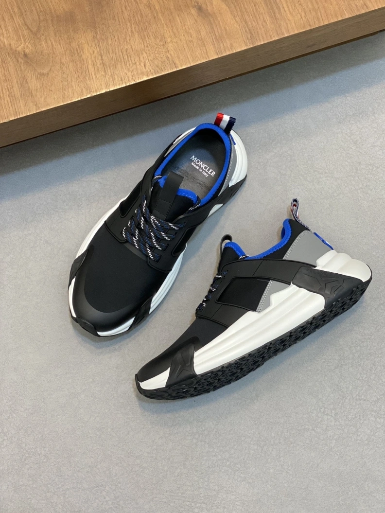 Trendsetting Mxnclxr Sneakers 197399