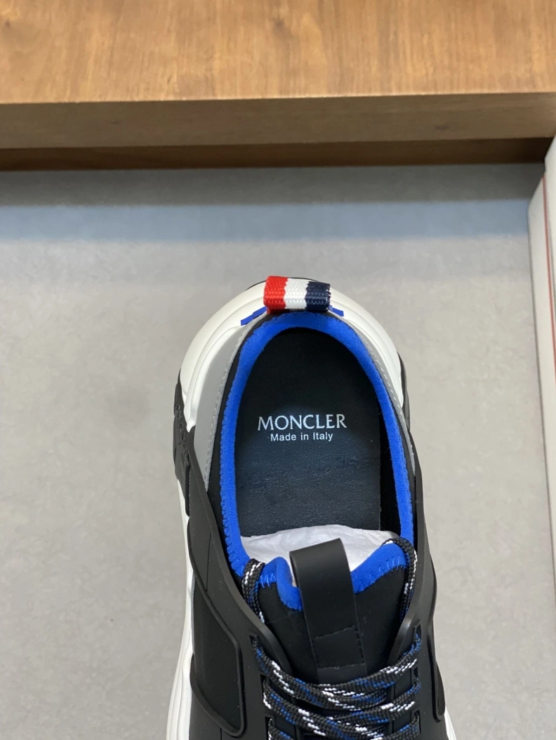 Trendsetting Mxnclxr Sneakers 197399