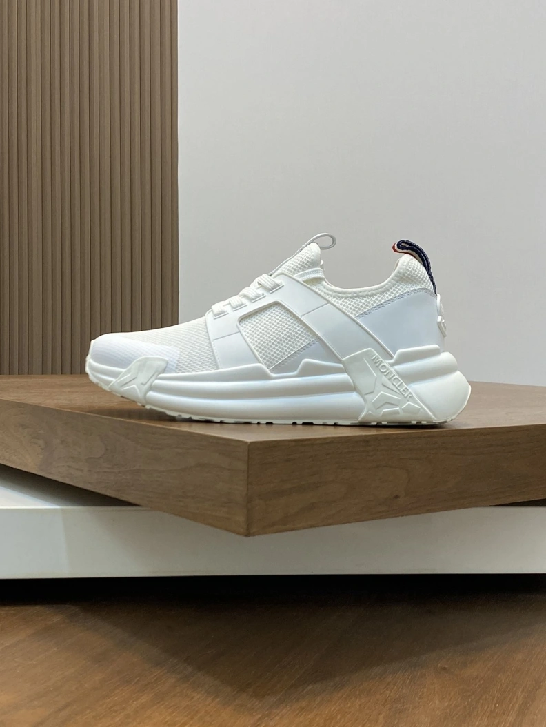 Minimalist Mxnclxr Sneakers 197423