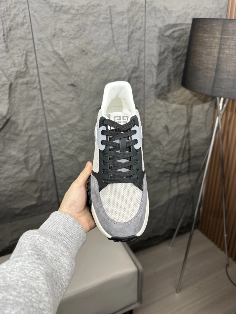 Gxvxnchy Sneakers Flexible 152516