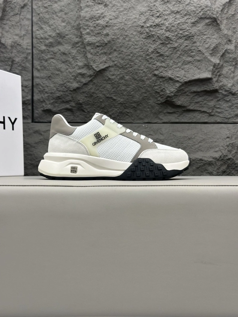Gxvxnchy Sneakers HighQuality 152512
