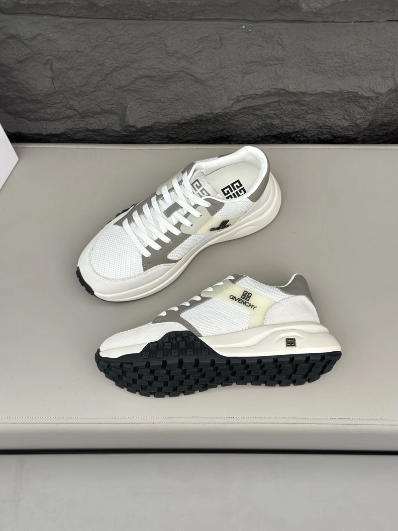 Gxvxnchy Sneakers HighQuality 152512