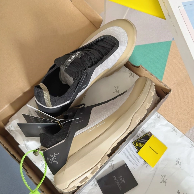 Othxr Sneakers EyeCatching 210917