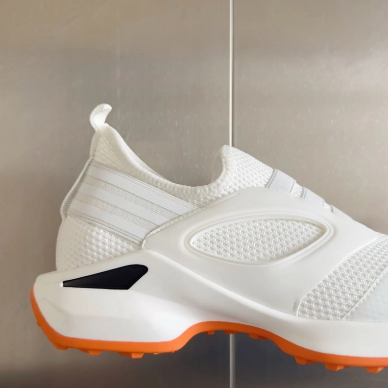 Unique Mxnclxr Sneakers 197402