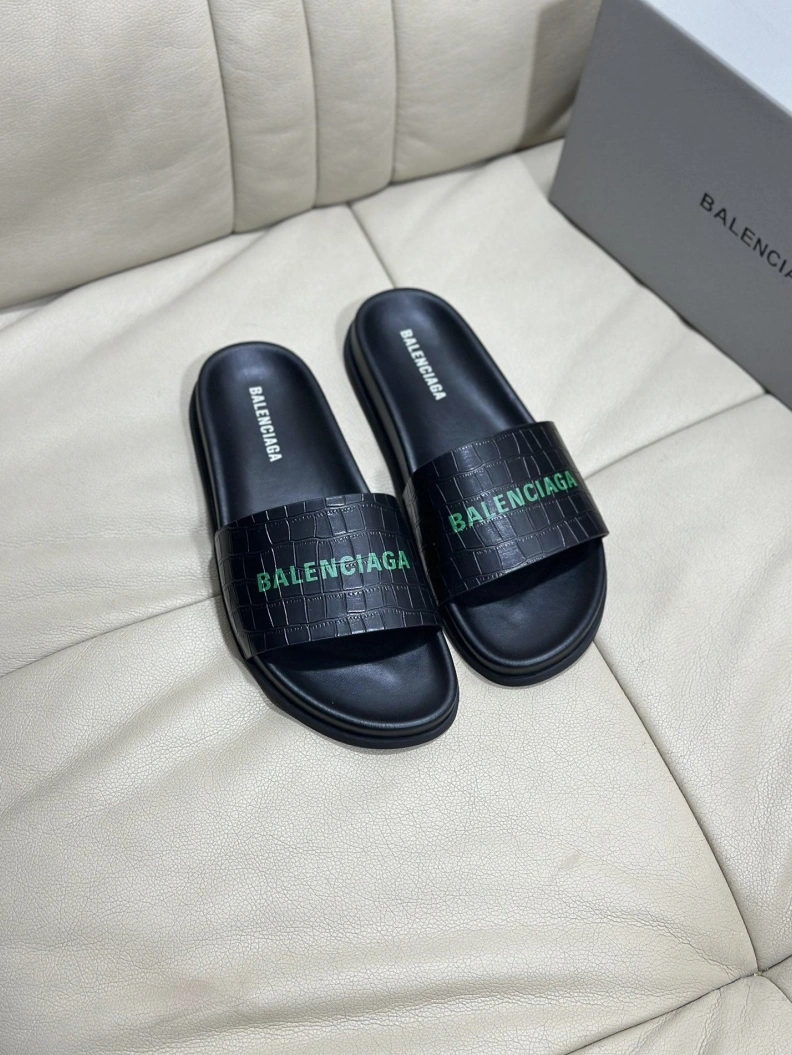 Functional Bxlxnciaga Slippers 109296