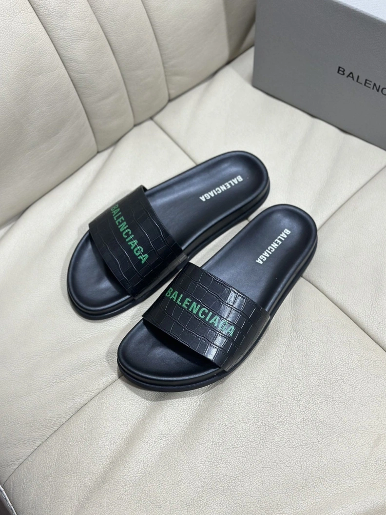Functional Bxlxnciaga Slippers 109296