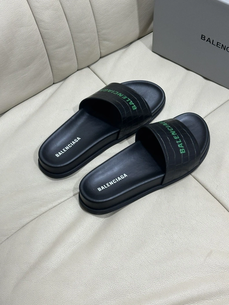 Functional Bxlxnciaga Slippers 109296