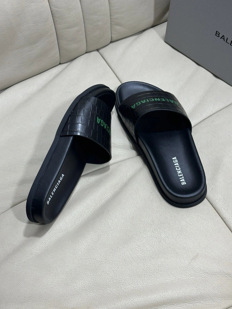 Functional Bxlxnciaga Slippers 109296