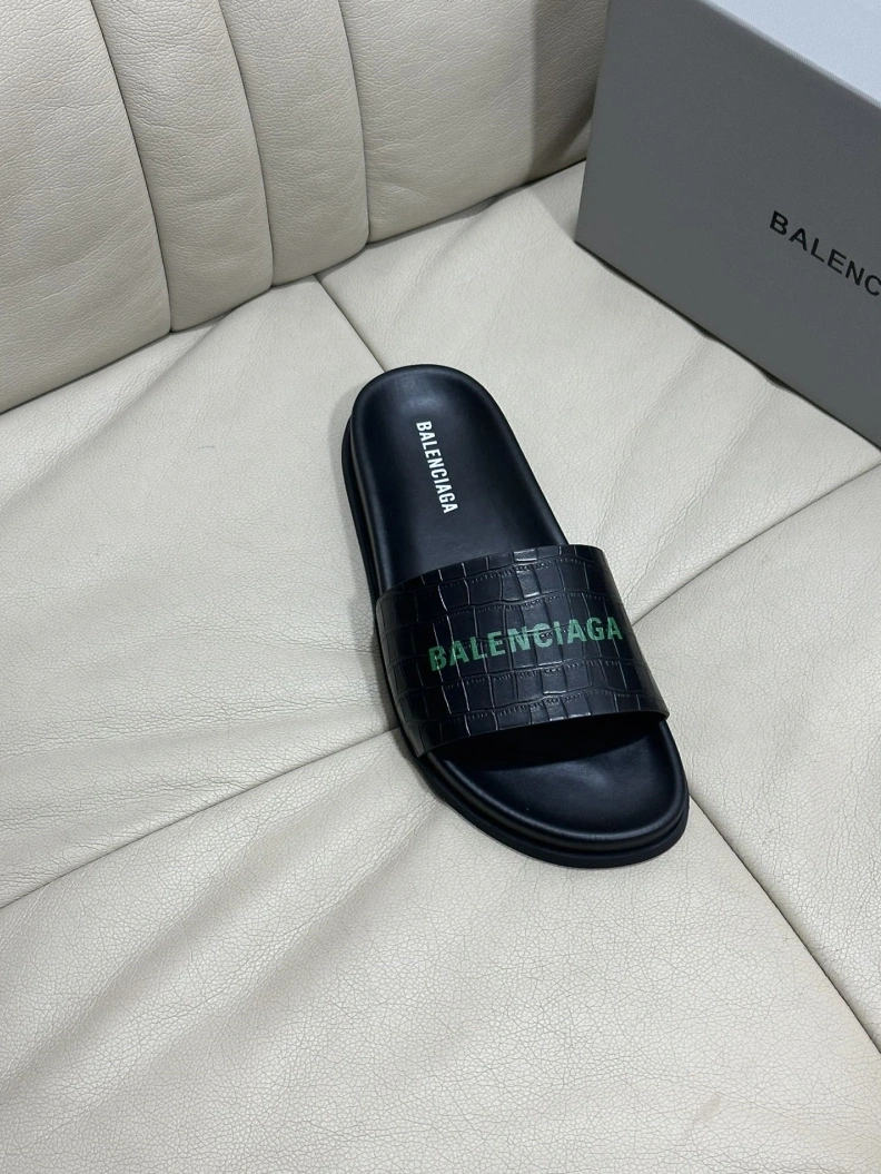 Functional Bxlxnciaga Slippers 109296