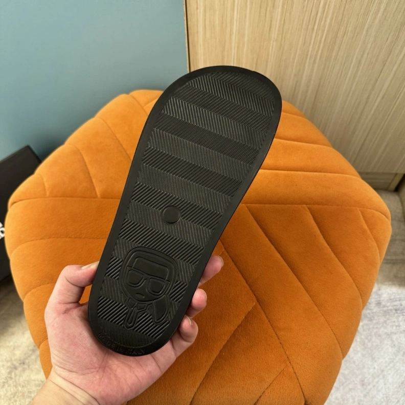 Othxr Slippers BestValue 211004
