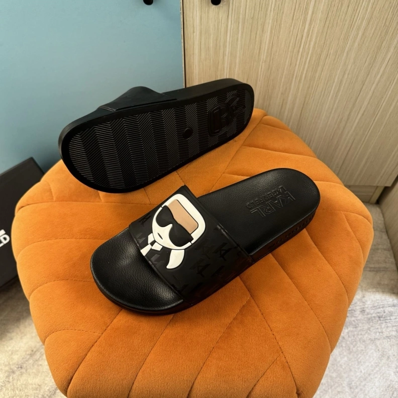Fashionable Othxr Slippers 211003