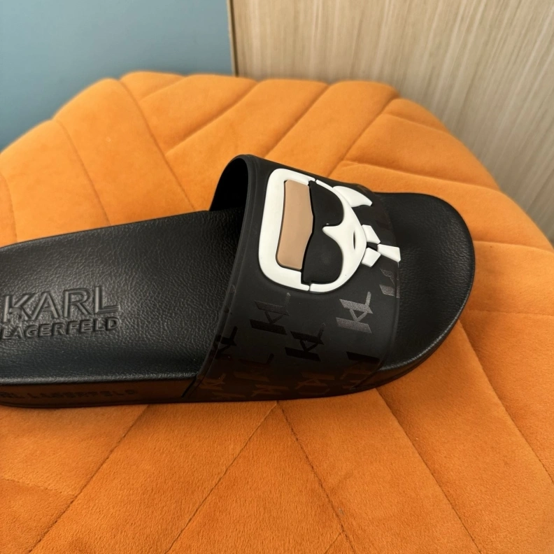 Fashionable Othxr Slippers 211003