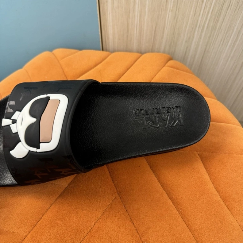 Fashionable Othxr Slippers 211003