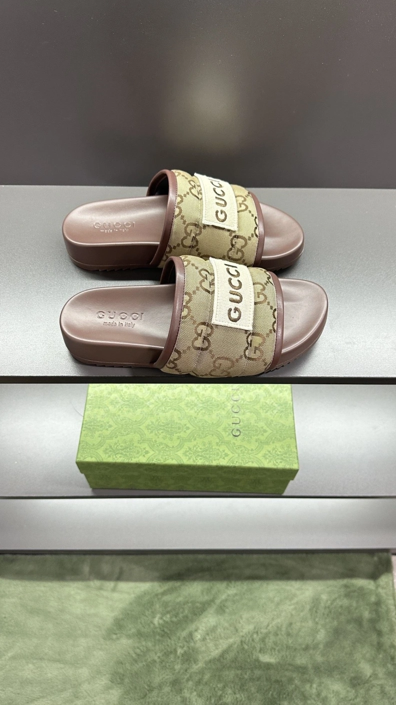 Affordable Gxccx Slippers 156240