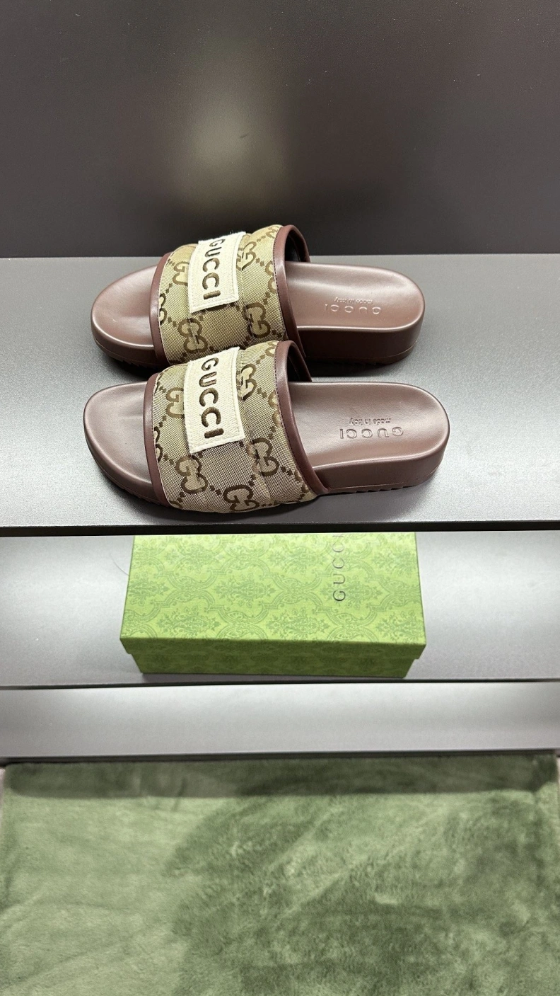 Affordable Gxccx Slippers 156240